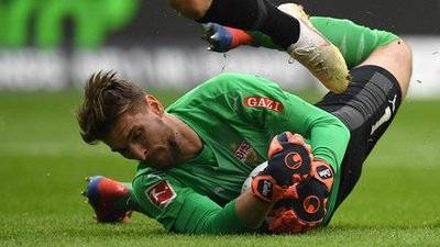 db电竞官网-窗口期欧联焦点战，那不勒斯门线救险，更衣室稳定，资深球员宣示担当