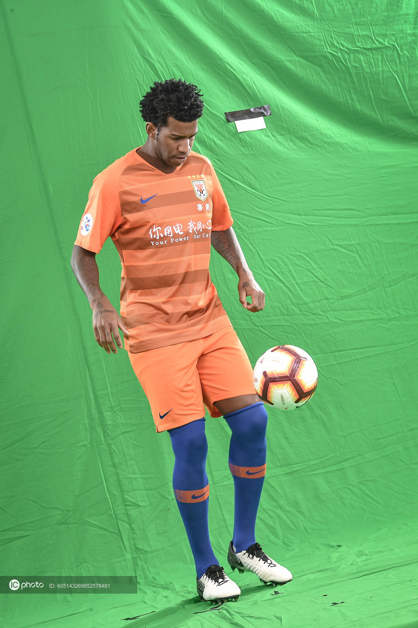 db官网官方注册网站-深圳男篮发布备战花絮；今晚状态回暖；中超任务艰巨；球队文化再被提及